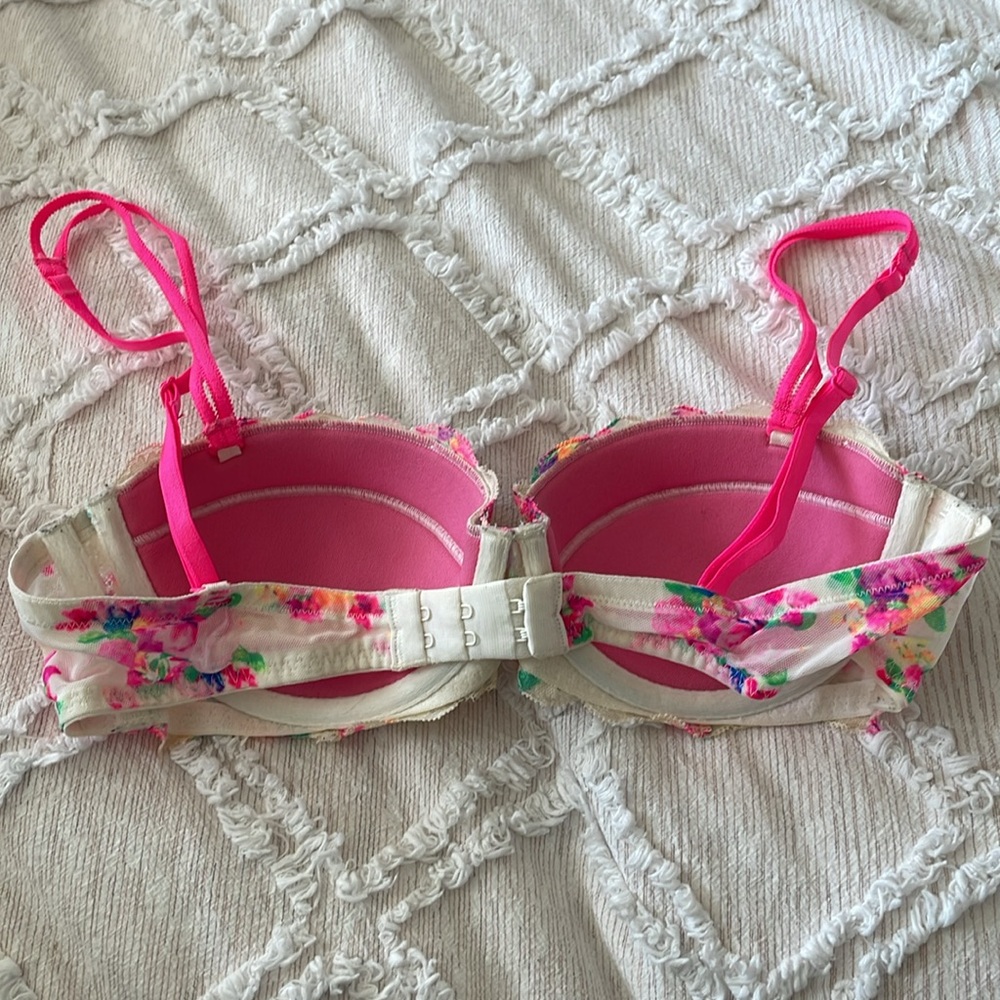 Pink Bra - Picture 2 of 4
